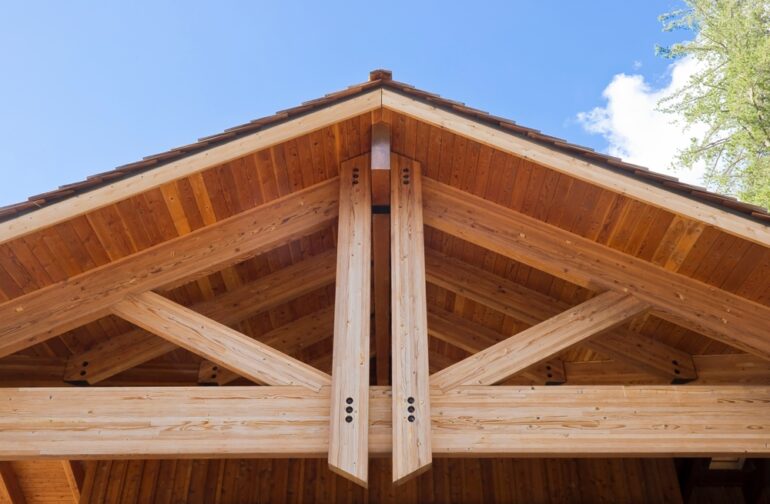 Dach prefabrykowany (wiązary) czy więźba tradycyjna